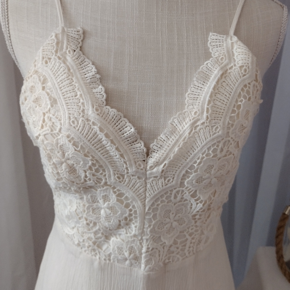 Forever 21 Romper With Lace Top. Size S - Picture 2 of 11